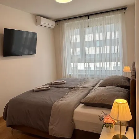 Prestige - Next To Ice Arena, Private Parking * Pozsony