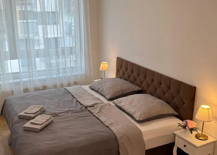 Prestige - Next To Ice Arena, Private Parking براتسيلافا