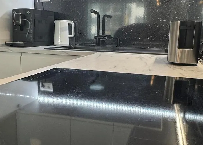 Prestige - Next To Ice Arena, Private Parking Apartament