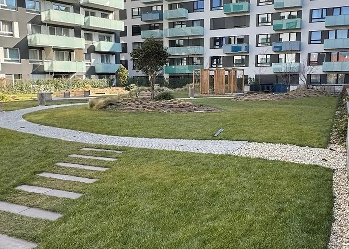 Prestige - Next To Ice Arena, Private Parking Apartament *