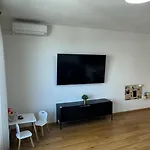 Apartamento Prestige - Next To Ice Arena, Private Parking *
