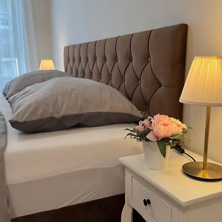 Apartment Prestige - Next To Ice Arena, Private Parking Pressburg