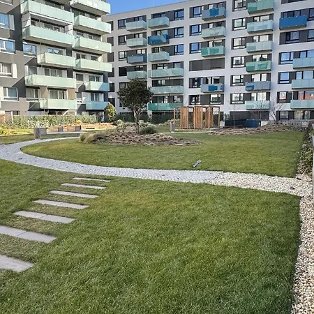 Prestige - Next To Ice Arena, Private Parking Apartamento *