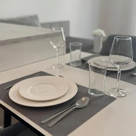 Apartment Prestige - Next To Ice Arena, Private Parking Pressburg